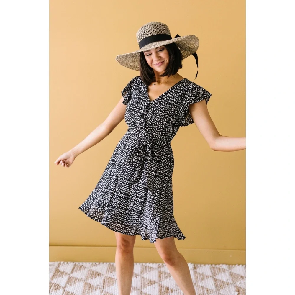 🎉HP🎉 Abstract Pattern Black Midi Dress - Picture 3 of 6